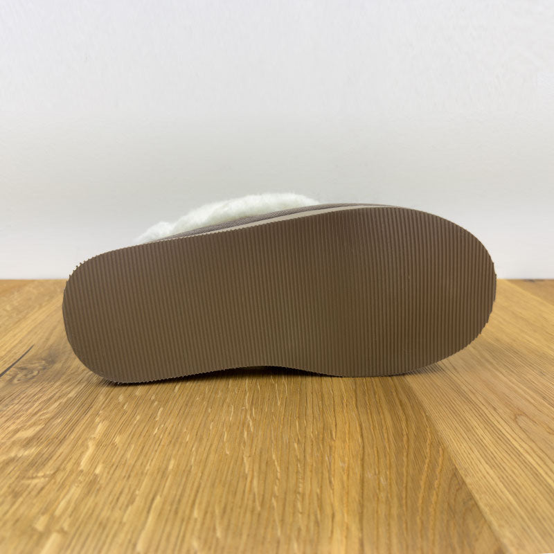 Lammfell-Pantoffeln beige